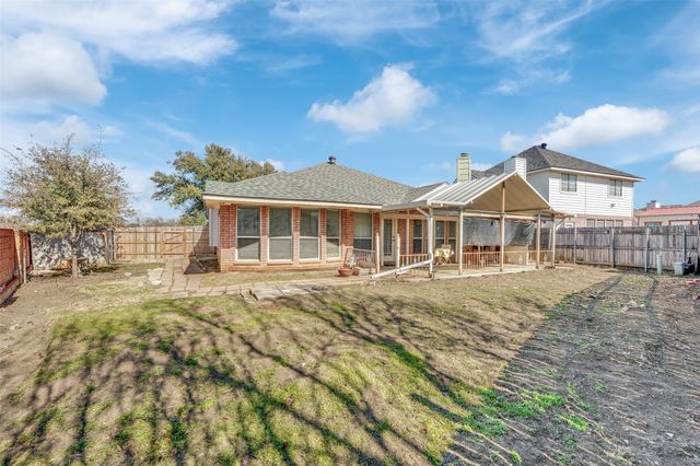 700 N Emma Drive, Arlington, TX 76002