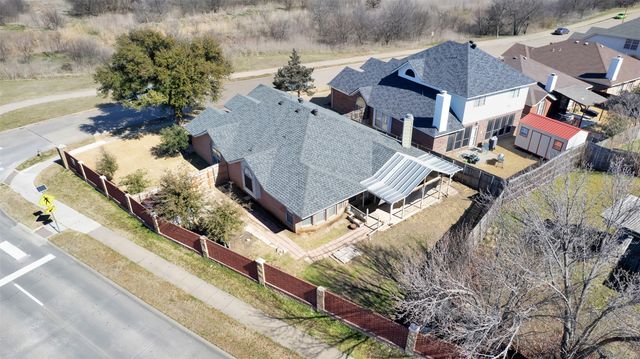 700 N Emma Drive, Arlington, TX 76002
