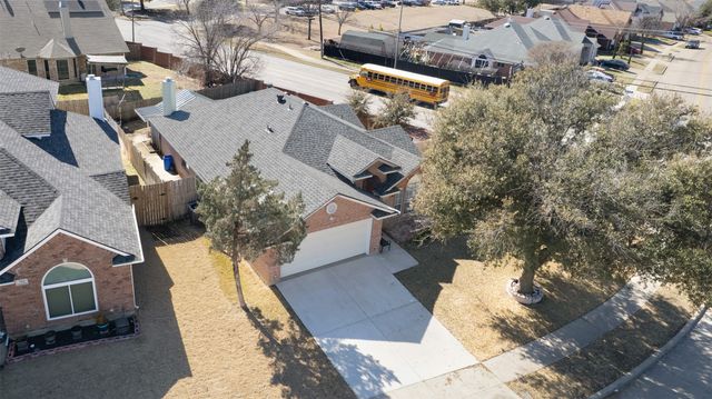 700 N Emma Drive, Arlington, TX 76002