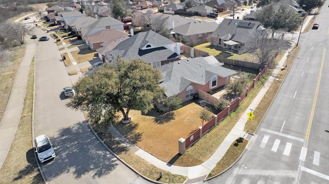 700 N Emma Drive, Arlington, TX 76002