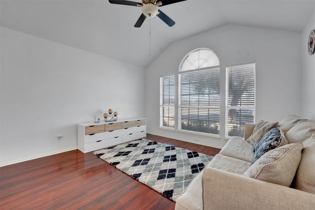 700 N Emma Drive, Arlington, TX 76002