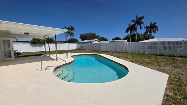 6817 11TH AVENUE NW, Bradenton, FL 34209