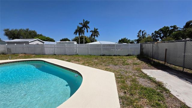 6817 11TH AVENUE NW, Bradenton, FL 34209