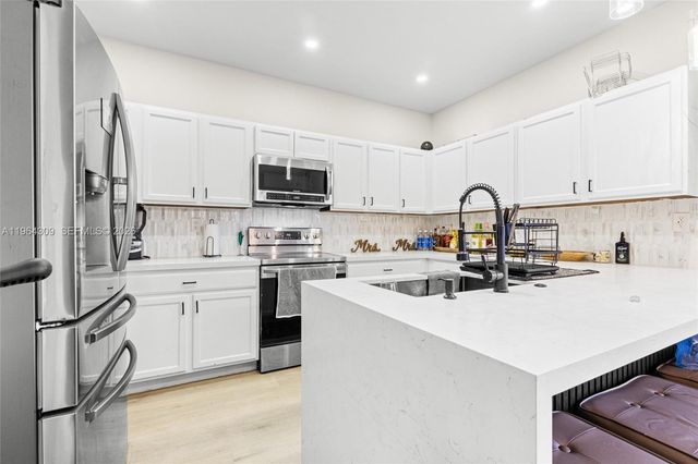 9011 SW 227th St 7, Cutler Bay, FL 33190