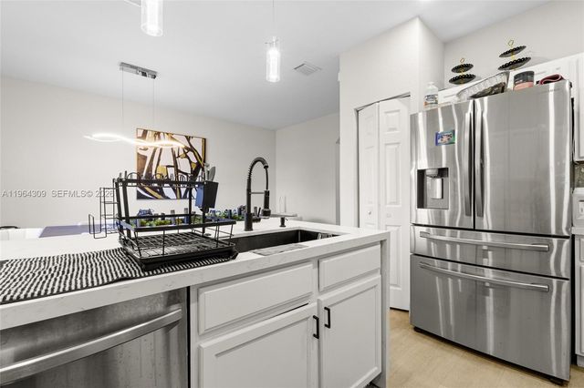 9011 SW 227th St 7, Cutler Bay, FL 33190