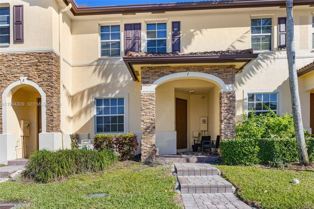 9011 SW 227th St 7, Cutler Bay, FL 33190