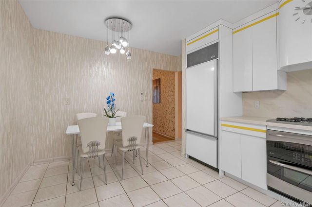 65-24 Ellwell Crescent, Rego Park, NY 11374