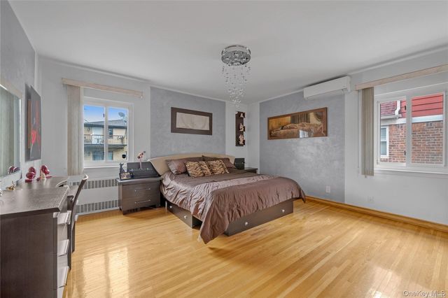 65-24 Ellwell Crescent, Rego Park, NY 11374