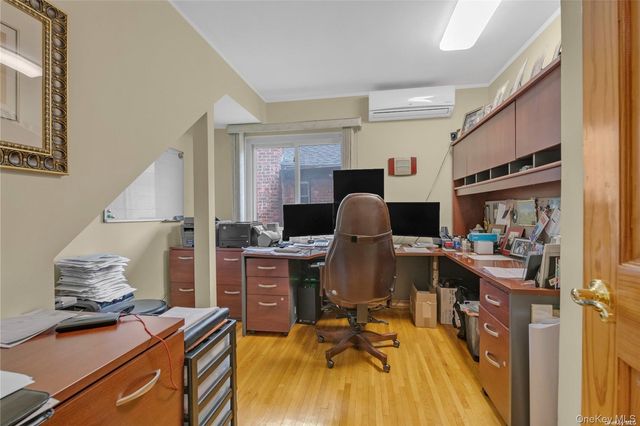 65-24 Ellwell Crescent, Rego Park, NY 11374