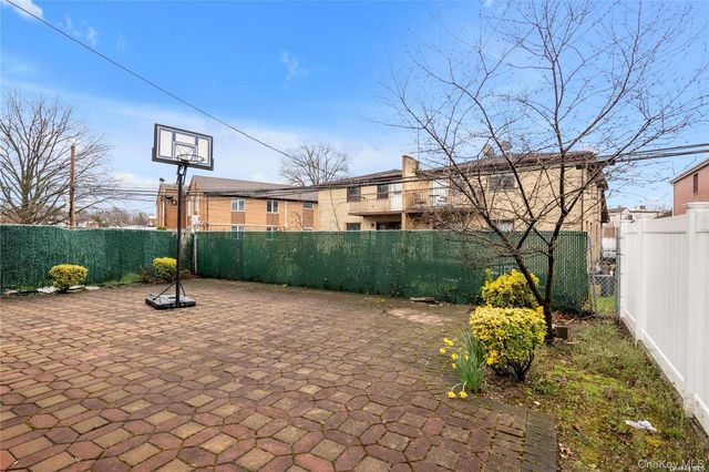 65-24 Ellwell Crescent, Rego Park, NY 11374