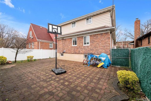 65-24 Ellwell Crescent, Rego Park, NY 11374
