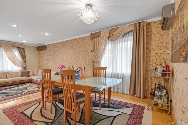 65-24 Ellwell Crescent, Rego Park, NY 11374