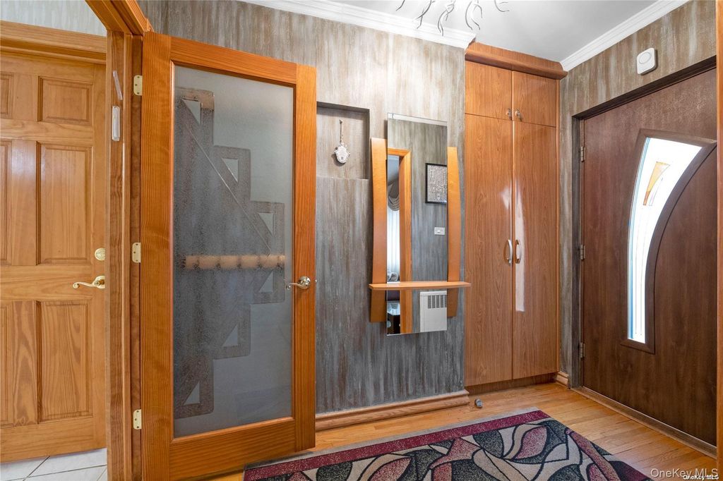 65-24 Ellwell Crescent, Rego Park, NY 11374 — photo 5