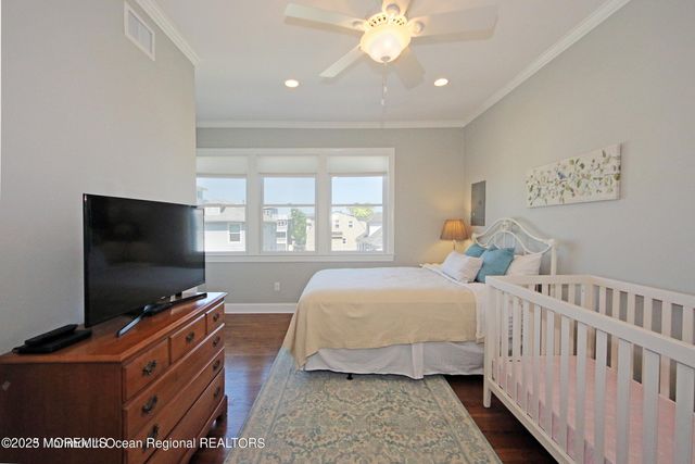 9 Sea Drift Avenue, Highlands, NJ 07732