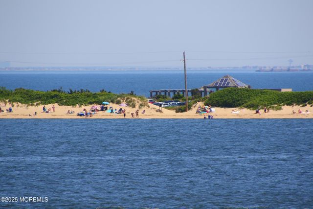 9 Sea Drift Avenue, Highlands, NJ 07732