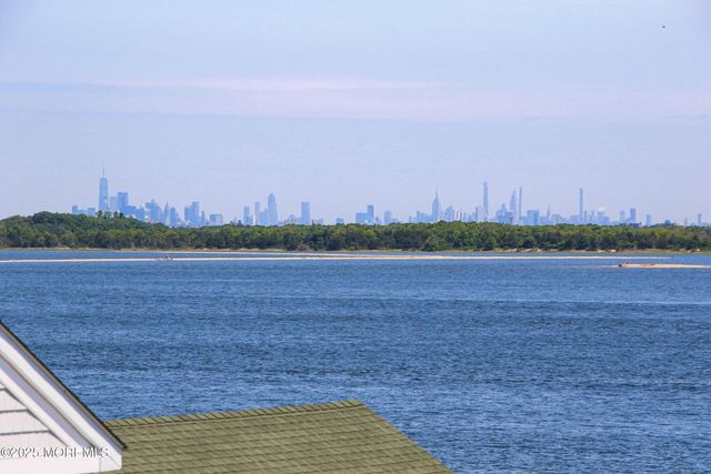 9 Sea Drift Avenue, Highlands, NJ 07732