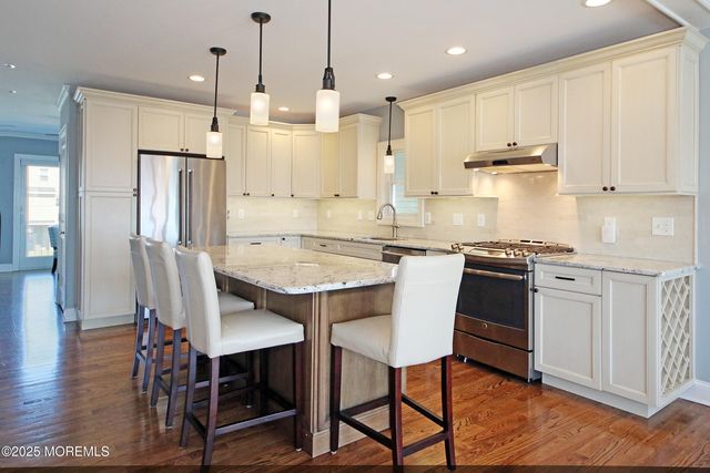 9 Sea Drift Avenue, Highlands, NJ 07732