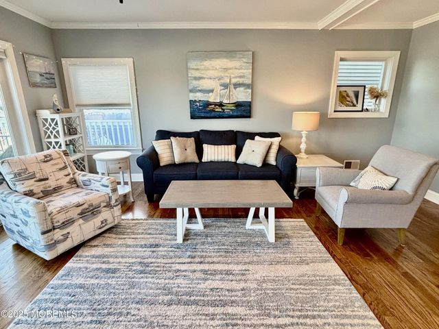 9 Sea Drift Avenue, Highlands, NJ 07732