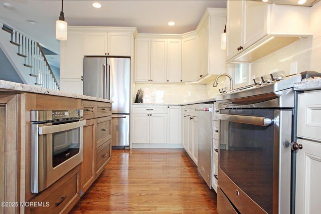 9 Sea Drift Avenue, Highlands, NJ 07732