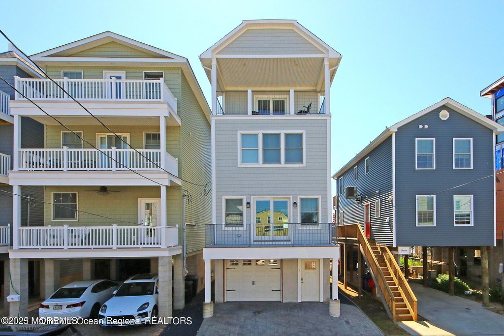 9 Sea Drift Avenue, Highlands, NJ 07732