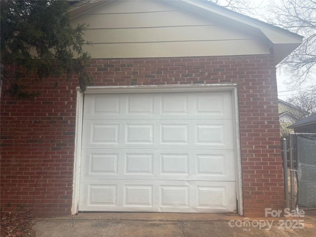 5312 Larewood Drive, Charlotte, NC 28215