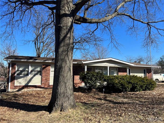 2010 Cordoba Drive, Florissant, MO 63033