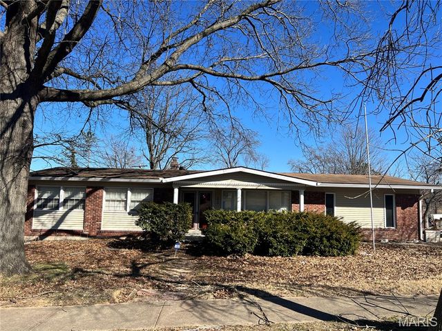 2010 Cordoba Drive, Florissant, MO 63033