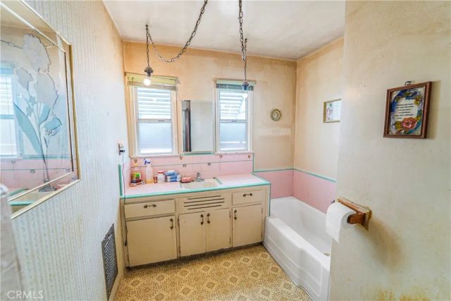 14564 Charlemagne Ave, Bellflower, CA 90706