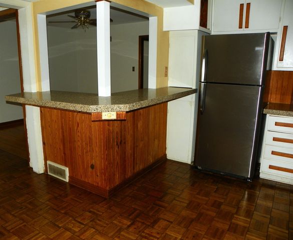 214 N Brookside Parkway, Wichita, KS 67208