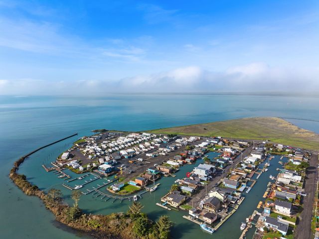 31 Crab Street, Eureka, CA 95503