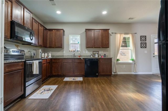 735 Walnut Creek Circle, Pendergrass, GA 30567