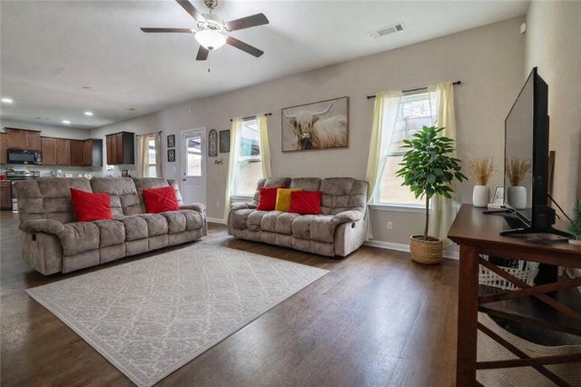 735 Walnut Creek Circle, Pendergrass, GA 30567