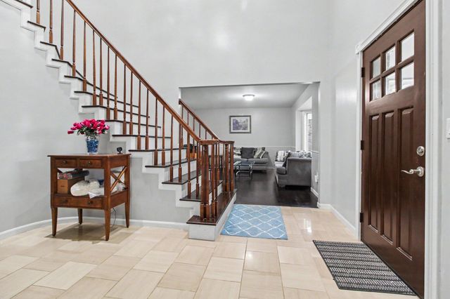 5026 Arbor Valley Lane, Ann Arbor, MI 48105
