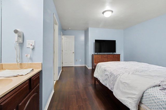 5026 Arbor Valley Lane, Ann Arbor, MI 48105