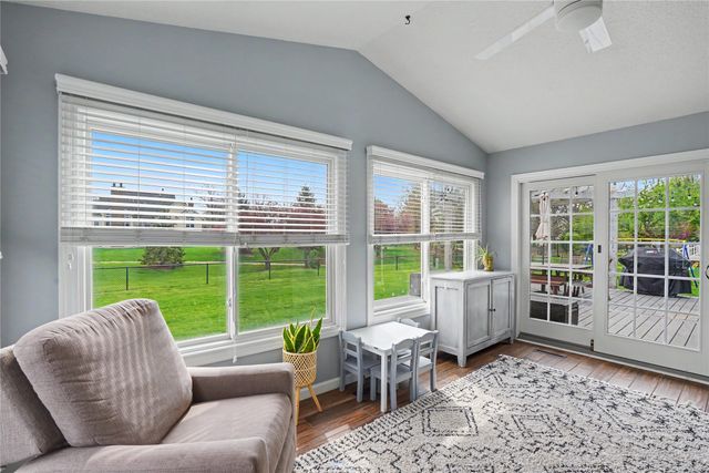 5975 S Winwood Drive, Johnston, IA 50131
