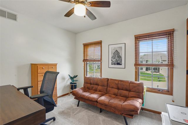 5975 S Winwood Drive, Johnston, IA 50131