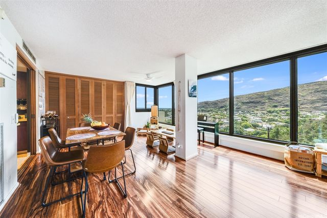 250 Kawaihae Street 10E, Honolulu, HI 96825