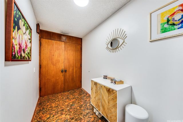 250 Kawaihae Street 10E, Honolulu, HI 96825