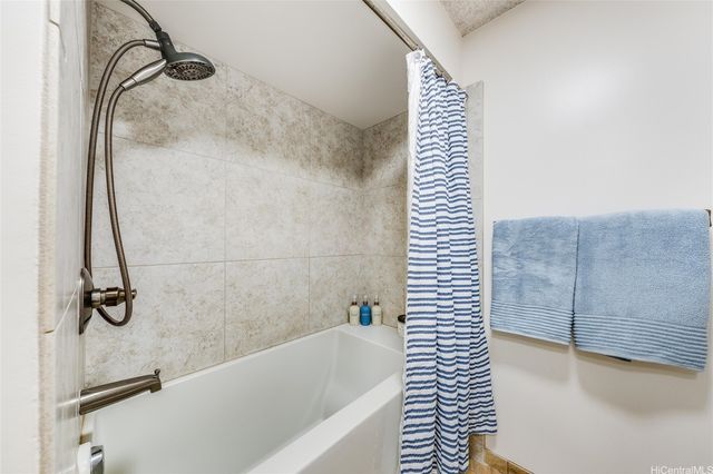 250 Kawaihae Street 10E, Honolulu, HI 96825