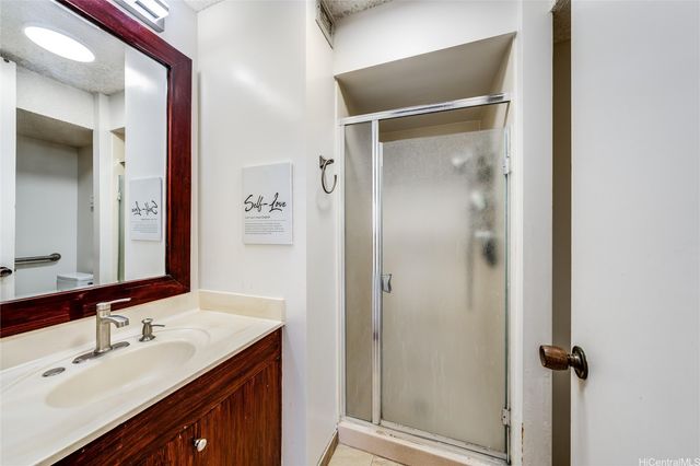 250 Kawaihae Street 10E, Honolulu, HI 96825