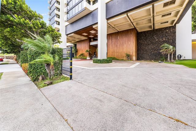 250 Kawaihae Street 10E, Honolulu, HI 96825