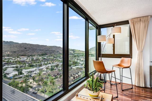 250 Kawaihae Street 10E, Honolulu, HI 96825