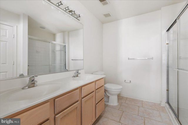 2536 LOGAN WOOD DR, Herndon, VA 20171