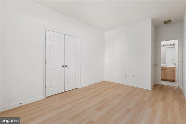 2536 LOGAN WOOD DR, Herndon, VA 20171