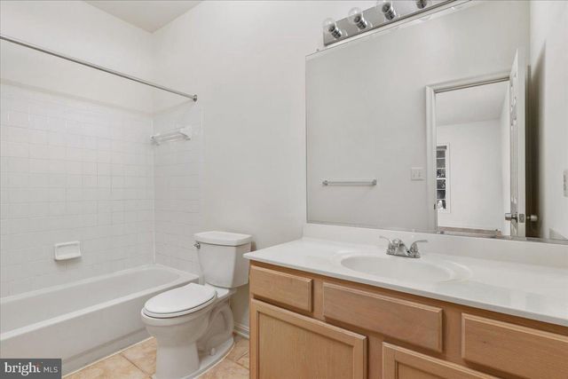 2536 LOGAN WOOD DR, Herndon, VA 20171