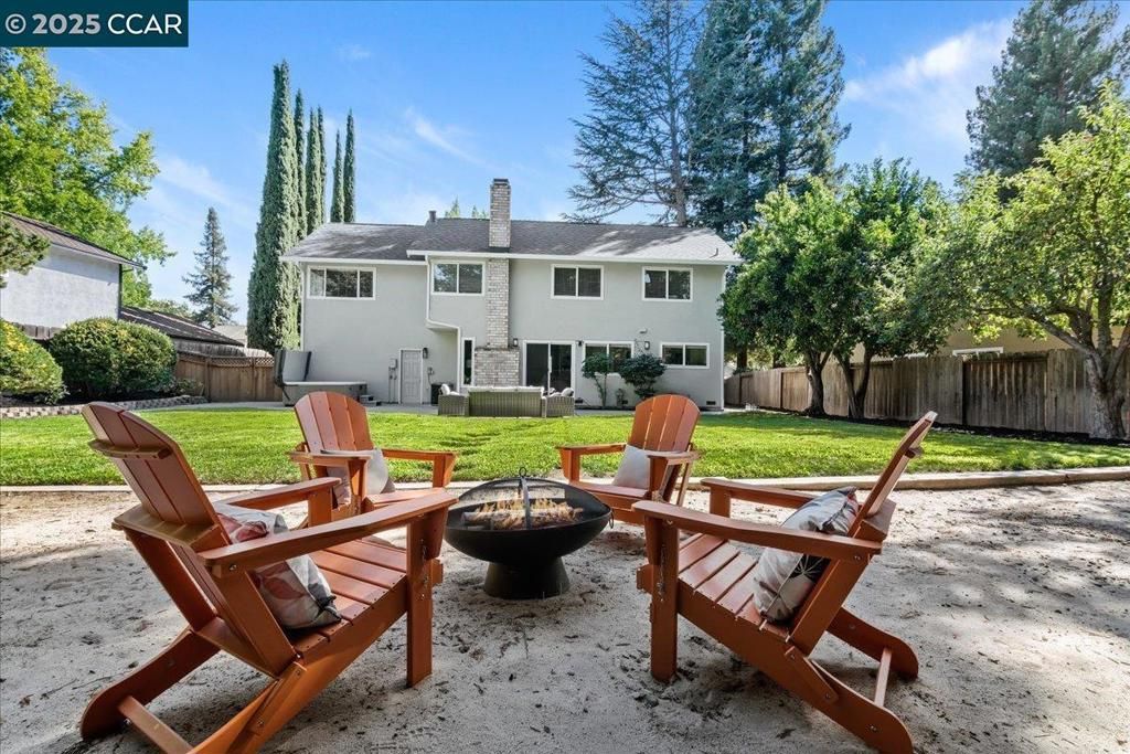 587 El Capitan Dr, Danville, CA 94526