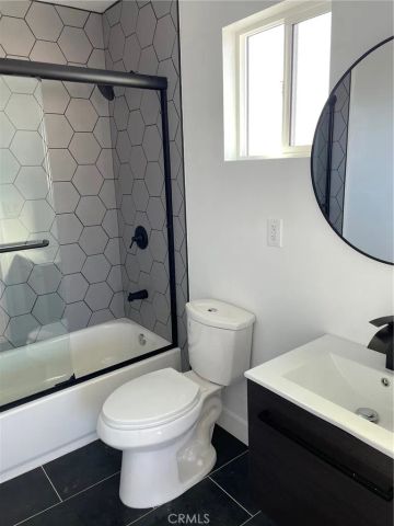 1529 Winona Boulevard, Los Angeles, CA 90027