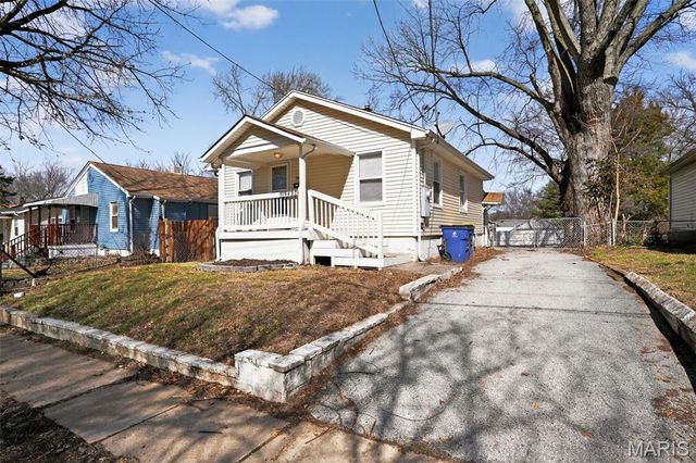 9407 Muriel Avenue, St Louis, MO 63114