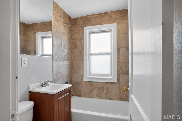 9407 Muriel Avenue, St Louis, MO 63114