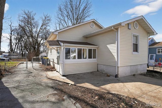 9407 Muriel Avenue, St Louis, MO 63114